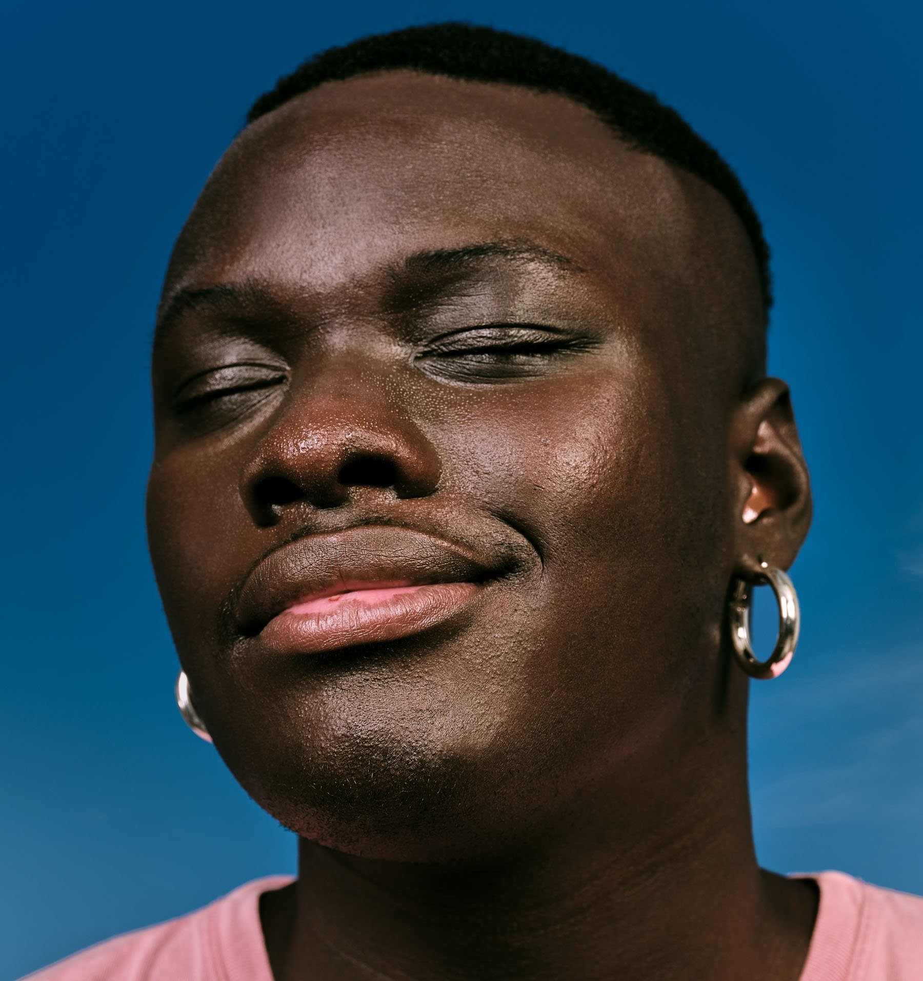 The Best Sunscreens For Dark Skin Tones (That Don’t Leave A White Cast)