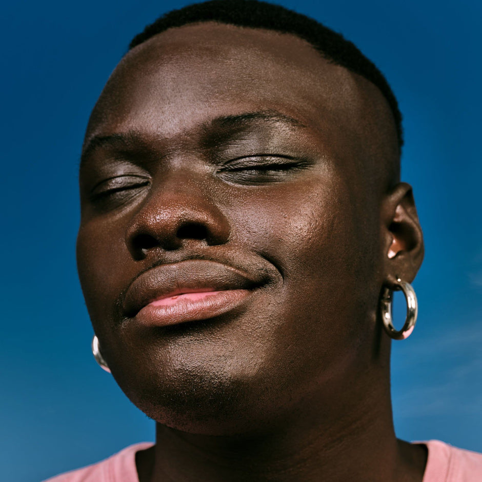 The Best Sunscreens For Dark Skin Tones (That Don’t Leave A White Cast)